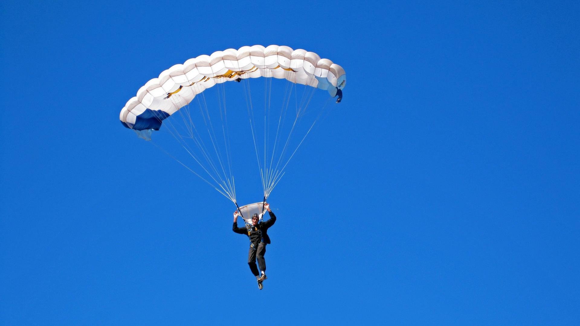 尤文图斯成功引援，提升中场战力再扩实力